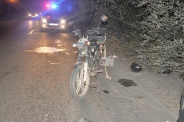 Prins fără permis, conducând un moped neînregistrat